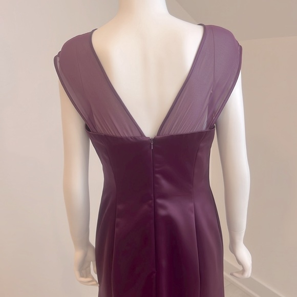 SAMPLE SALE NWT Dessy 2933 size 10 Aubergine Satin/ chiffon Pristine - Picture 5 of 7
